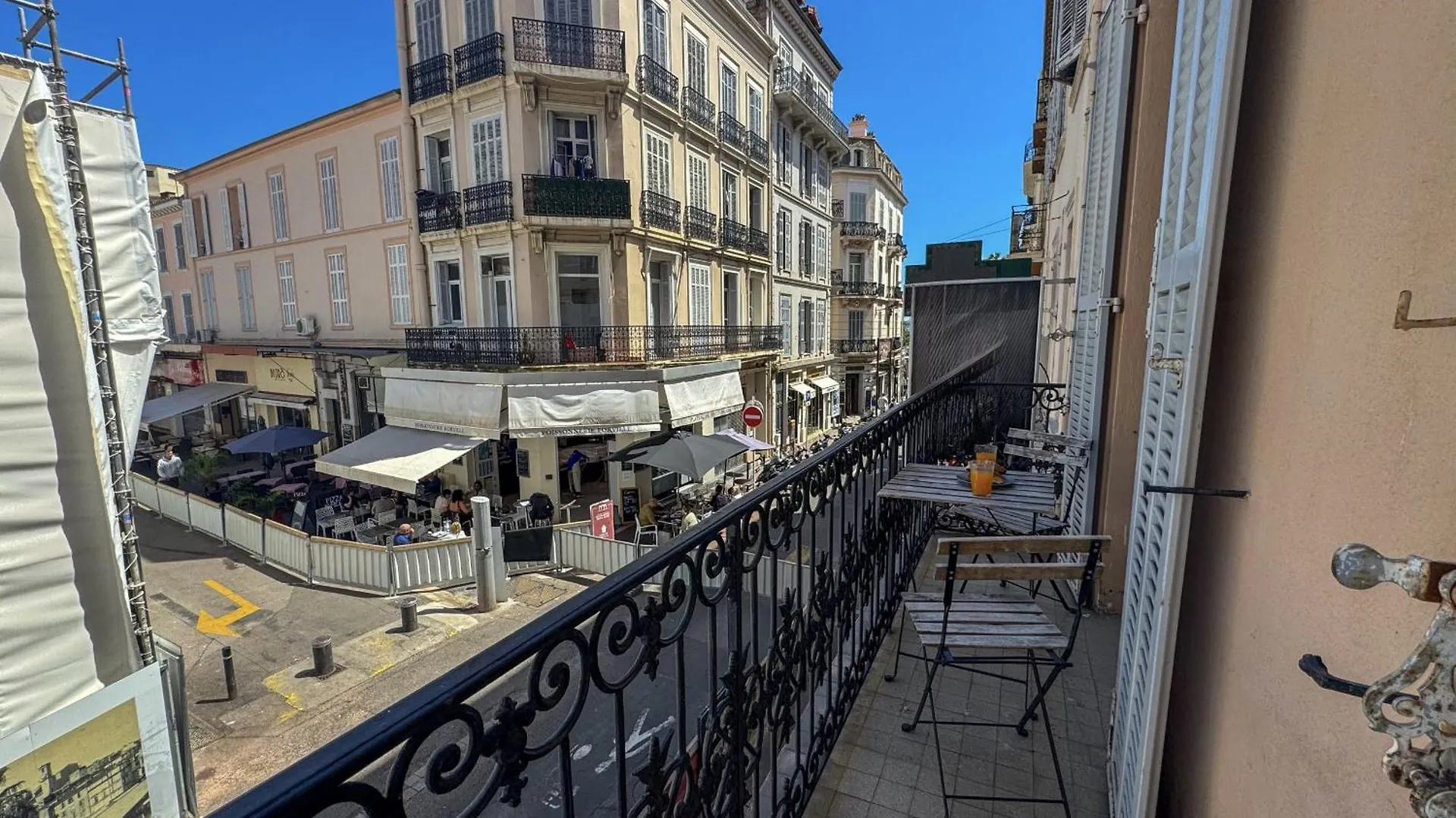 Daire Forville Market View Cannes