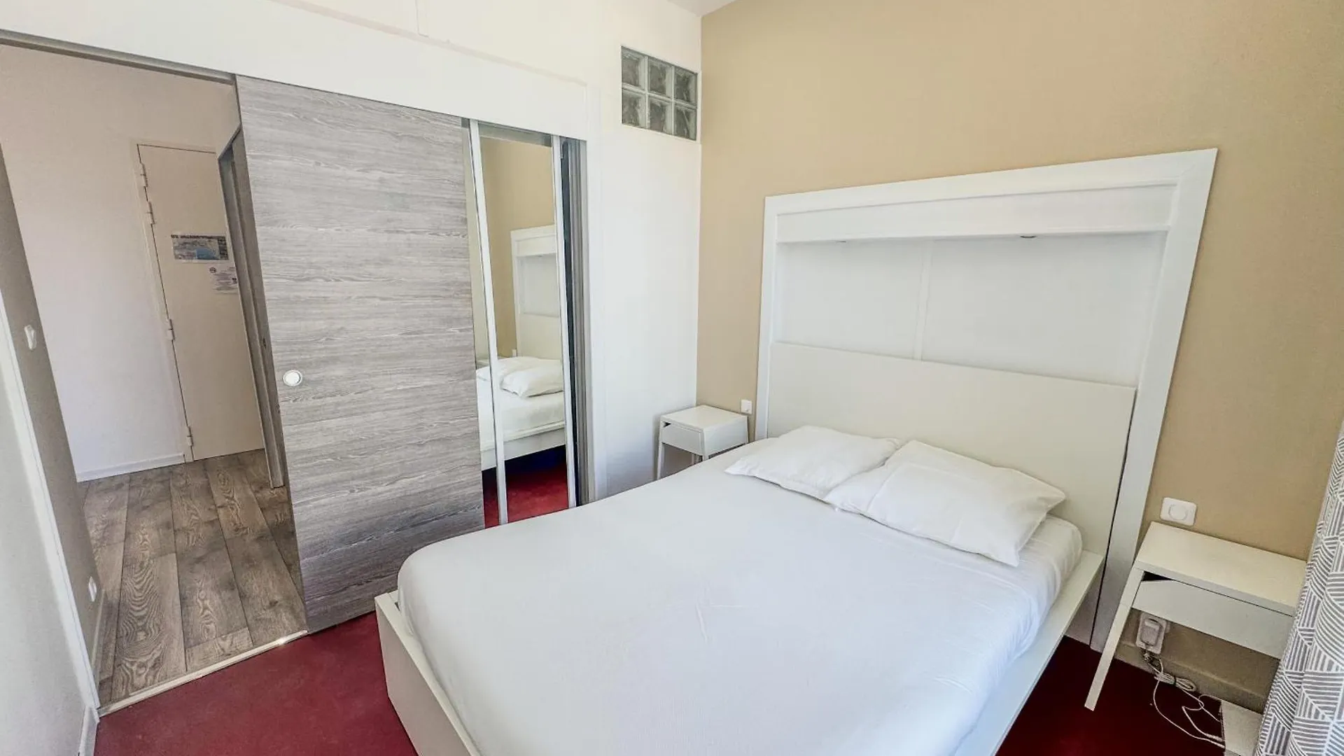 Forville Market View Cannes Apartment