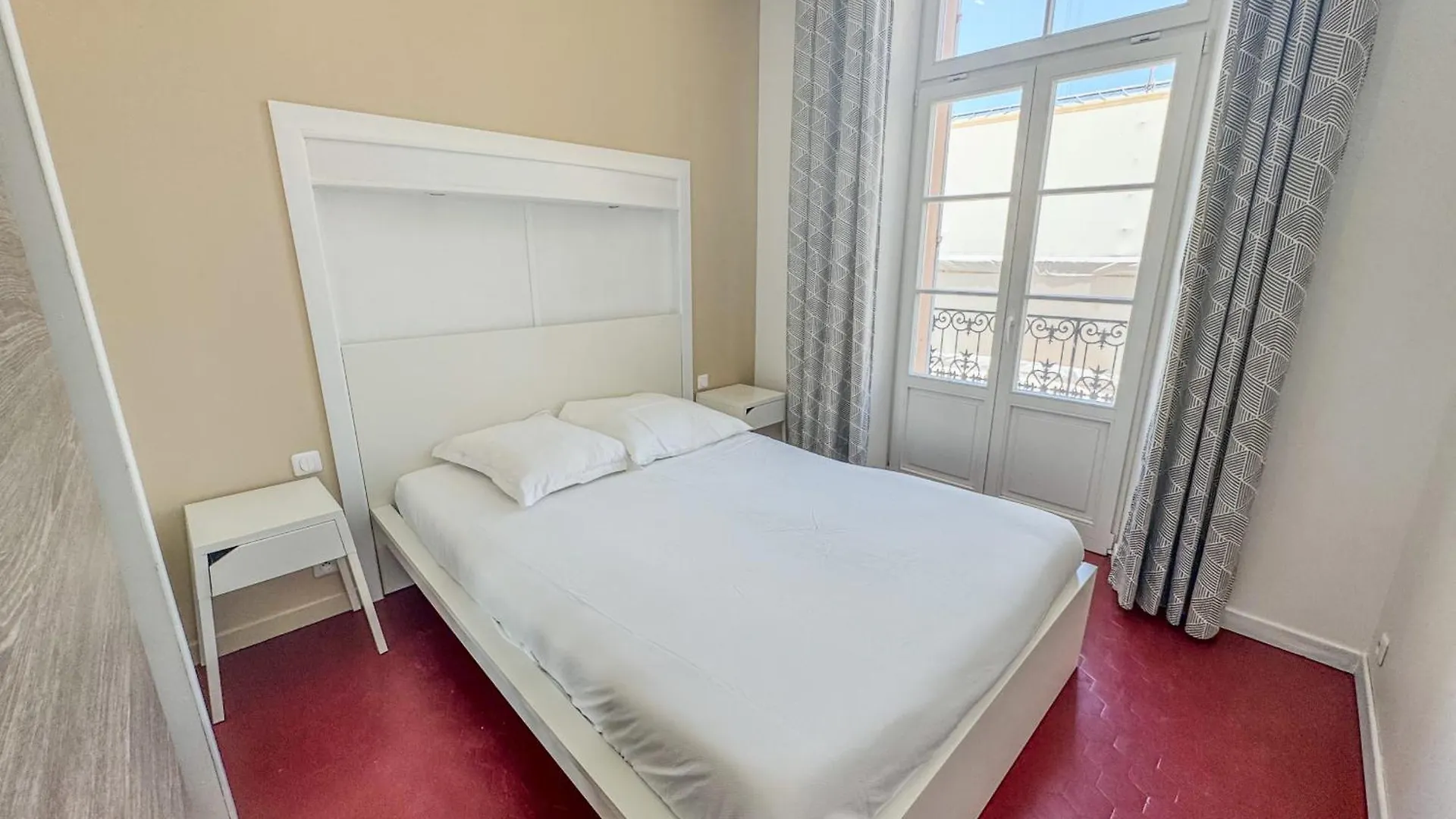 Forville Market View Cannes Apartment